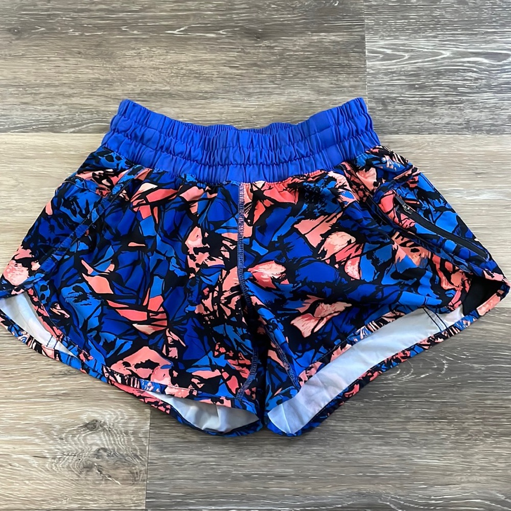 Lululemon tracker shorts